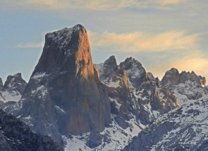 Picos de Europa Naranjo de Bulnes