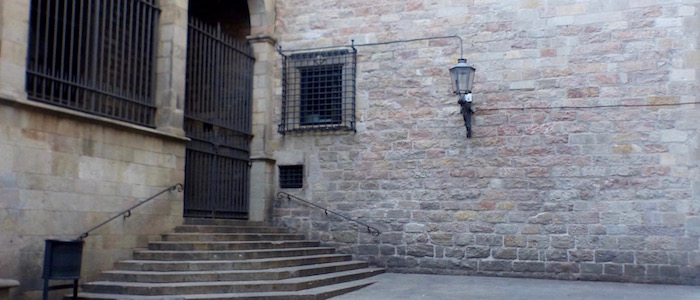 301 Barcelonawalking plaza Lu (1)